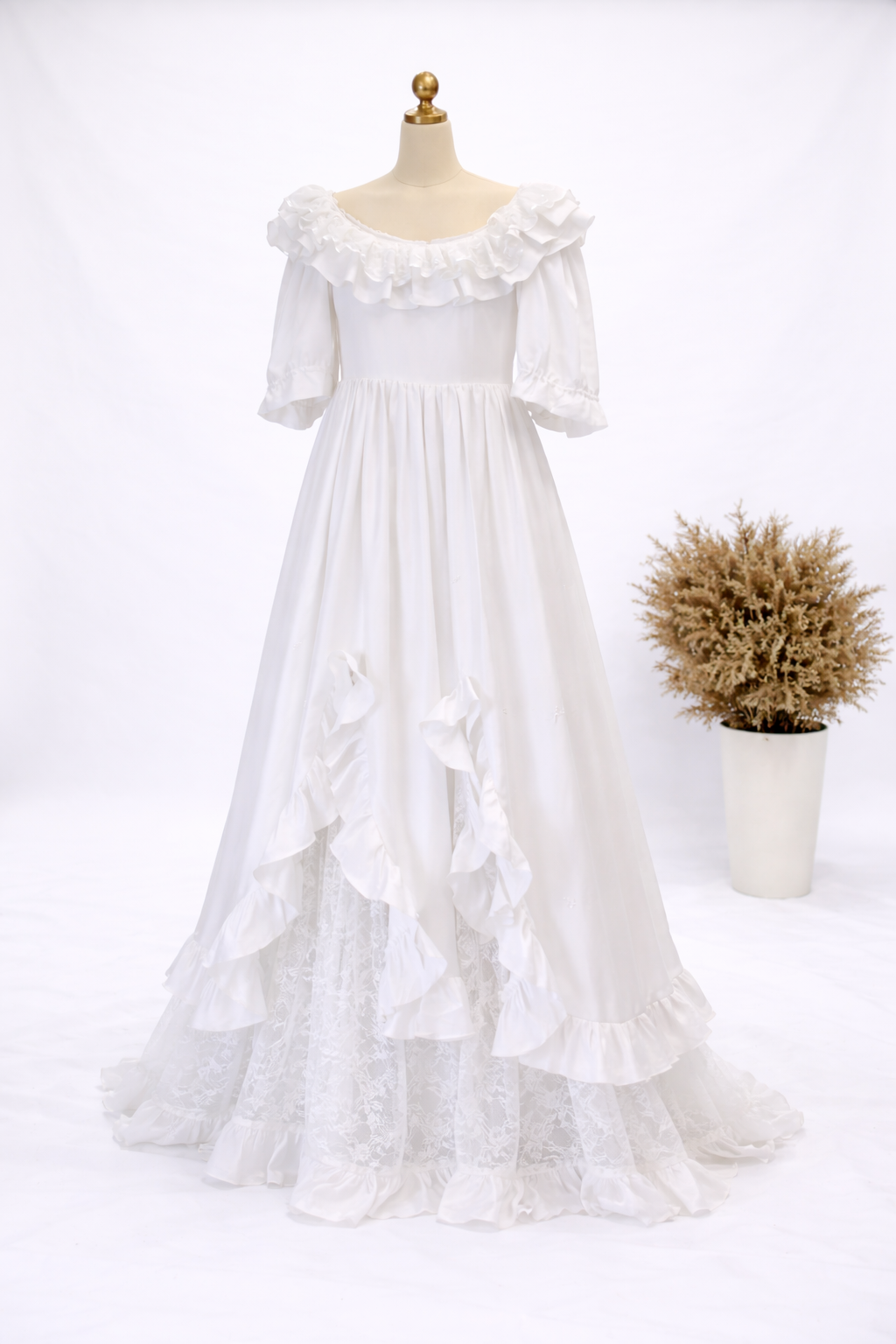 Vintage Lace Ruffle Bridal Gown