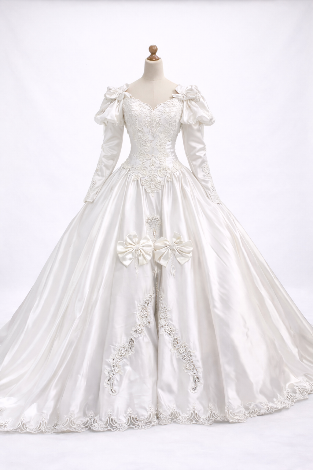 Regal Ivory Vintage Bridal Ball Gown